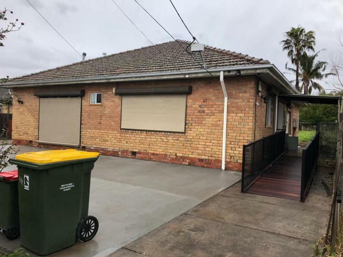 Melbourne Short Stay- Burwood Deakin Uni墨尔本民宿-迪肯大学เบอร์วูด ภายนอก รูปภาพ
